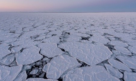 Sea Ice, photo taken by Stefan Kern, University of Hamburg, Germany