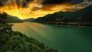 Lake scene (https://pixabay.com/photos/lake-mountains-sunset-sunrise-6394315/)
